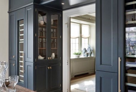 greige: interior design ideas and inspiration for the transitional home : Beautiful Butler