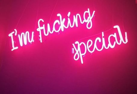 iphone wallpaper pink #hintergrundbildiphone #tapete Im Fucking Special #skincare Im Fucking Special