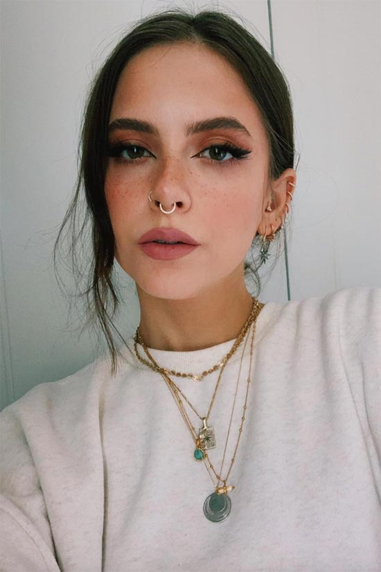 How to Fake Freckles with Makeup: Faux Freckles Tips - Glowsly #makeup #beautytips #beauty #freckles Women's Fashion,Dress,Jumpsuits and RomperWomen's Activewear,Women's Bag,Women's Bottoms,Women's