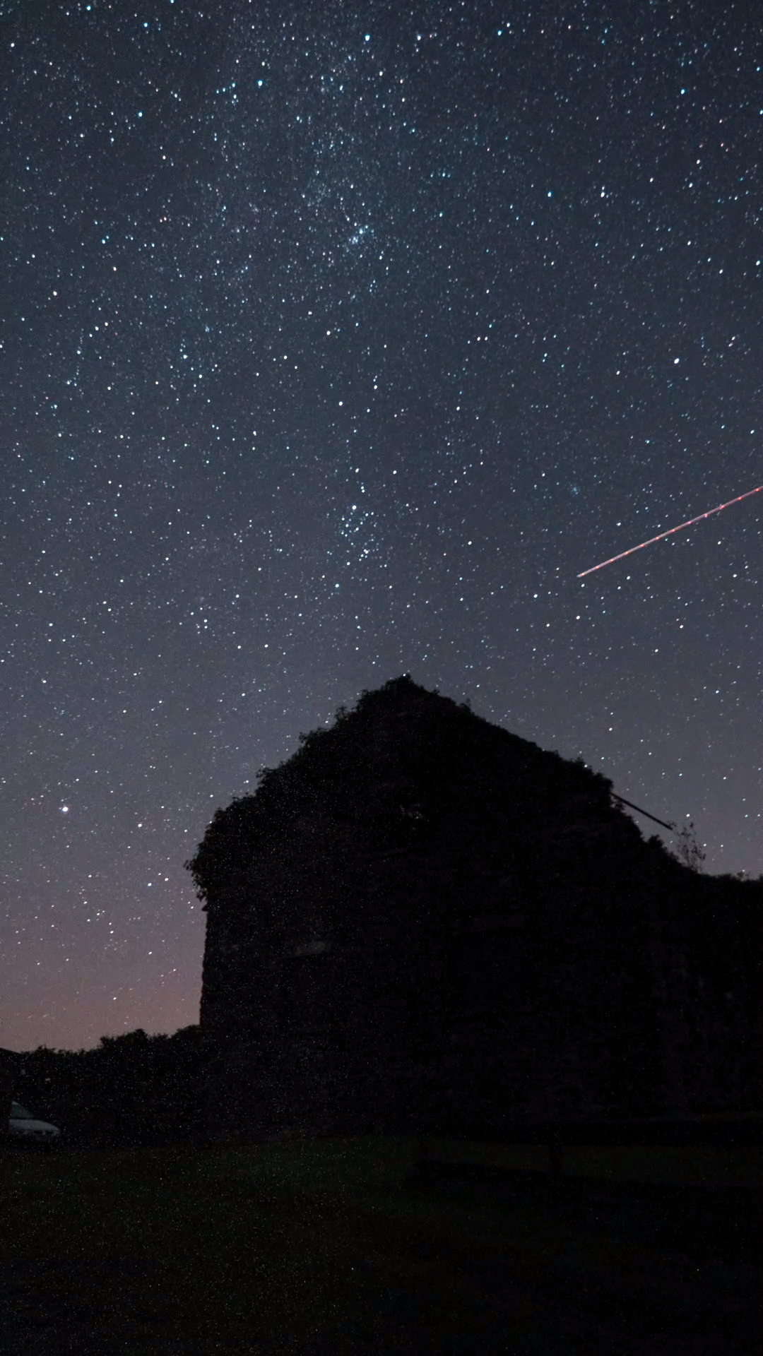 a nightlapse in the brecon beacons in wales. the light pollution is so minimal it's a perfect place for astrophotography #astrophotography #timelapse #milkyway #nightlapse