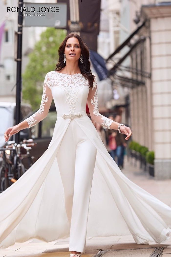 ein perfektes model eleganter jumpsuit zum erstaunen schöne model braut brautoutfit mode moderne bekleidung für braut