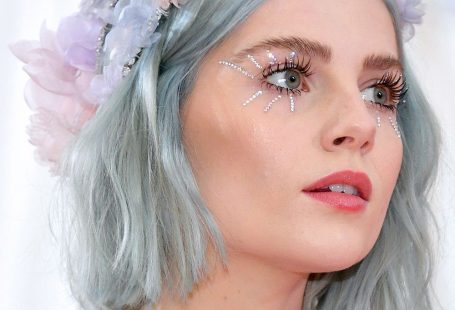 10 of the most incredible Met Gala beauty looks Lucy Boynton- HarpersBAZAARUK