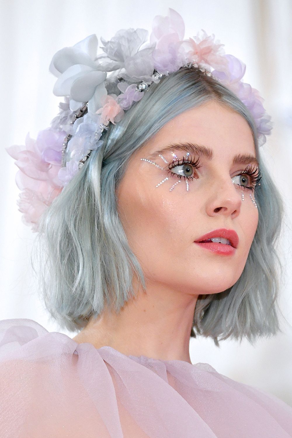 10 of the most incredible Met Gala beauty looks Lucy Boynton- HarpersBAZAARUK