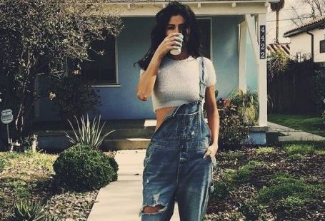 70 Ways Selena Gomes Styles with Sneakers Ideas 53