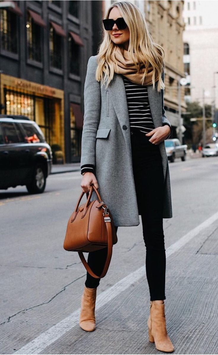 Colors, patterns, leather purse. Love! #winterstyle