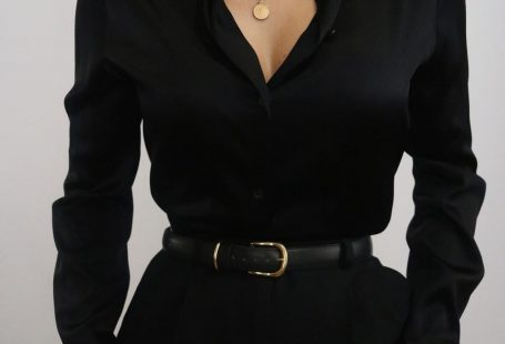 #black #blackaesthetic #blackfashion #blackoutfit #fashion