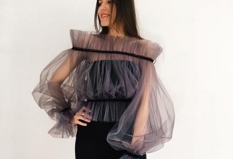 🖤With this unique off shoulder tulle crop top you will be the most beautiful girl. Perfect for event Hand wash in cold water One size. Your measurements welcomed: bust and waist. Please write in notes upon ordering 🖤Please choose color of this top (2,3 pic) and color of rubber! (On the pics color