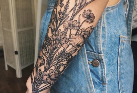 Yaana Gyach on Instagram: “irises, lavender, carnations 🔮✨ #ygtattooing #gyachyaana #linework #dotwork #blacktattoo