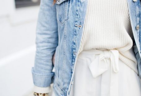 All white spring outfit via Glitter & Gingham / Statement pants / How to style white pants for spring / Ft. WAYF, Everlane, Old Navy, H&M, Sam Edelman