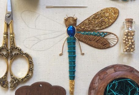 Bedford, Stickkünstler aus England, Humayrah Bint Altaf (vorher), ...  #altaf #bedford #england #goldjewelryideas #humayrah