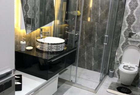 Banyo, Banyo takımı, Banyo dolabı, Siyah-beyaz, Banyo aynası, Banyo aydınlatması, Banyo seramikleri, Led ışık, Duşakabin, Tezgah üstü lavabo