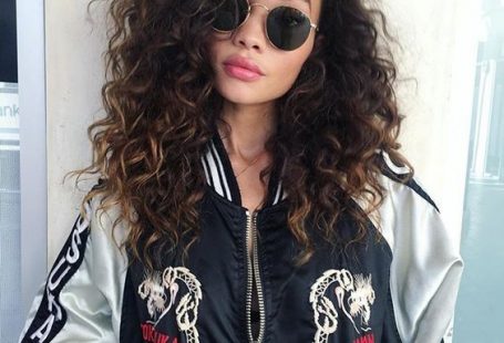 We asked Dana Tizzio, senior stylist at Butterfly Studio Salon, to give us tips on how to curl your hair, even when yours is super straight.