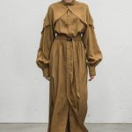 See the complete Hyke Tokyo Spring 2018 collection.