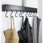 minimalistische zwarte kapstok met haken