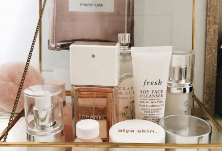 If there is no oil on the cheek locations however oil exists on the nose and fo