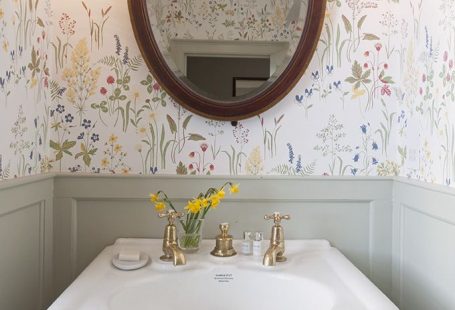Coach Room Mirror - Beautiful House Tour Of Georgian Wedding Venue Iscoyd Park Showcasing Their Brand New Boutique Hotel Style Accommodation In Their Period Property Makeover.