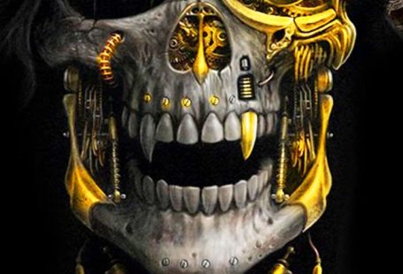 Luxury Golden Metal Skull Theme has the golden metallic skull wallpaper and diamond gold icons for the Android phone.#skull