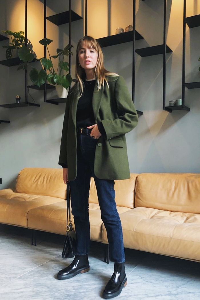 Minimalist fashion Instagram accounts: Lizzy Hadfield