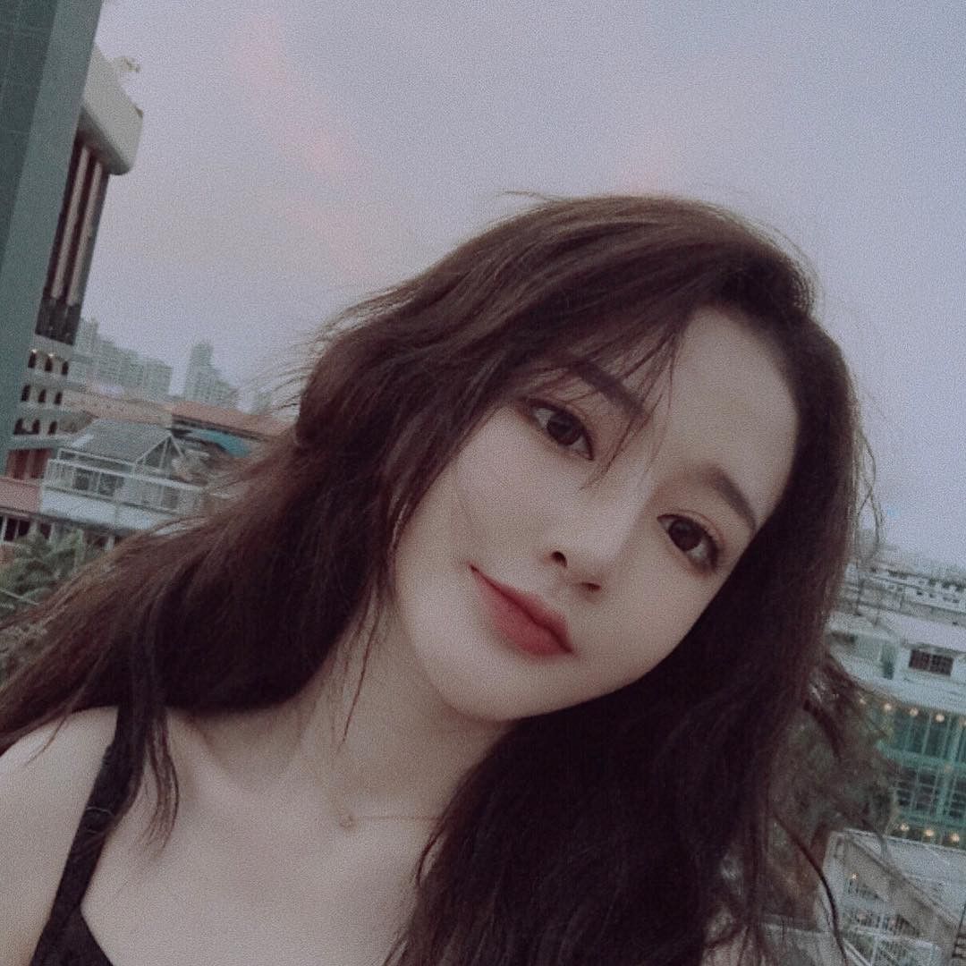 Nhan sắc nổi bật của cô bạn Trung Quốc khiến cả trai lẫn gái đều thi nhau bấm follow - Ảnh 1.