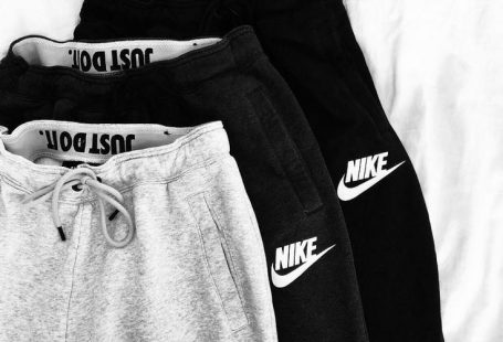 Nike Sportswear Essential Frauen Fleecehose. Nike.com - Style - #Essential # ... #2020goals Nike Sportswear Essential Frauen Fleecehose. Nike.com - Style - #Essential # .