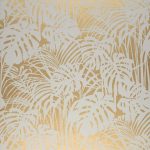 63,90 € Prix par rouleau (par m2 9,26 €), Papier peint floral, Matériel de base: Papier peint intissé, Surface: Lisse, Aspect: Motif mat, Surface chatoyante, Design: Feuilles de palmier, Couleur de base: Doré brillant, Couleur du motif: Blanc gris, Caractéristiques: Bonne résistance à la lumière, Difficilement inflammable, Arrachable à sec, Encollage du mur, Lessivable