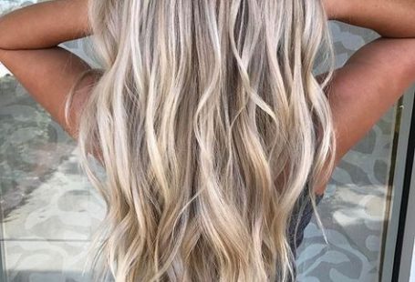 Best Blonde Hair Colours. Platinum Blonde, Balayage, Golden Blonde, Ash Blonde, Dirty Blonde, Strawberry Blonde. #Blonde #Haircolors #Balayage#Platinumblonde #Ashblonde#GoldenblondeReply
