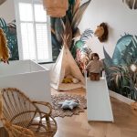 Tropische Wandverkleidung im Kinderzimmer wunderschön aufgenommen von Sally Fazeli #aufgenommen #fazeli #kinderzimmer #sally #tapete