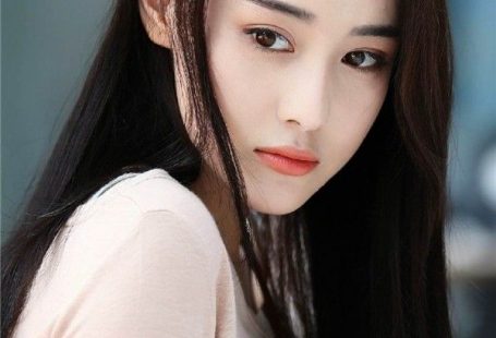 Trương Hinh Dư: Từ gái bao nhà hàng với loạt ảnh nóng đến cú thoát xác ngoạn mục trước Phạm Băng Băng - Ảnh 1.