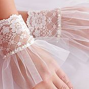 Buy or order Wedding gloves , lace cuffs in online shops on My Livemaster. Data wedding gloves are made of very high quality French lace ivory color. . Evening gloves-lace cuff decorated with ornate French lace ,soft taffeta and lace bow. Wedding gloves lace cuff very fit long wedding or dressy evening dresses. Gloves for the bride very elegant. A wedding is a special occasion when the choice of wedding gloves may depend on many factors.