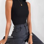 www.outfitbook.fr sur Instagram: «La simplicité est la clé ✨ Oui ou non? . 🔎 Haut: 5712