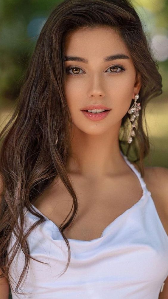 girl with beautiful eyes