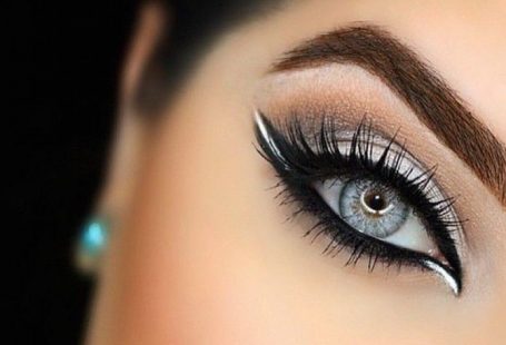 35 idées de make-up pour les yeux bleus