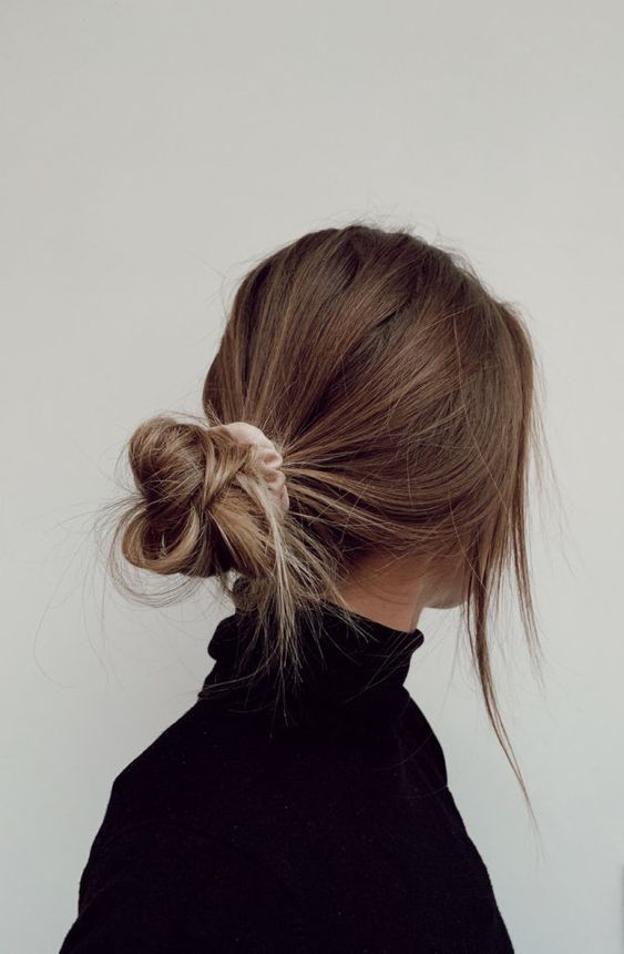 Coiffure et style : 18 buns coiffés-décoiffés pour être sexy sans y paraître - Biba Magazine
