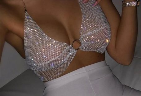 Hollow Out Rhinestone Ring Detail Chain Halter Crop Top - White / M