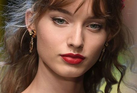 The Best Makeup Trends for Spring 2017