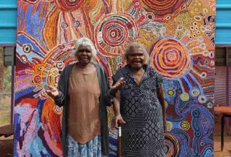 The artists painting their Indigenous songlines to stay healthy and strong | Indigenous Australians