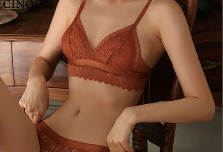 SIZE CHART Size Size Size Upper Chest(cm) Under Chest(cm) Waist Width(cm) Hip Width(cm) S 32ABC 70ABC 70-83CM 60-70CM 60-70CM 75-85CM M 34ABC 75ABC 75-89CM 65-75CM 65-75CM 80-90CM L 36ABC 80ABC 80-93CM 70-80CM 70-77CM 85-95CM XL 38ABC 85ABC 85-98CM 75-83CM 72-80CM 87-98CM MODEI SHOW COLOR DISPLAY DETAILLS SHOW verall three-dimensional flower embroidered lace cup noodles, sexy and charming No steel ring design, soft and comfortable Comfortable and seamless, inside the cotton cup Delicate three-d