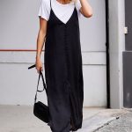 El “pequeño vestido negro” es un básico en el guardarropa de cualquier mujer, y es que esta prenda tan básica y simple, puede ser la salvadora en una ocasión elegante, algún evento familiar o hasta una ocasión casual donde no tienes idea de qué ponerte.  El vestido negro siempre será esa opción segura cuando no puedes elegir el atuendo adecuado para diversas ocasiones, y es que además de venir en un color neutral, tiene una versatilidad impresionante.