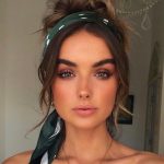 einfache Frisuren mit Haarband für den Sommer