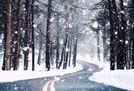 50+ Free Christmas Wallpaper and December Wallpaper Downloads For Your iPhone