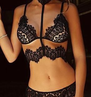 *Free Shipping *High-Quality Poly *Lace Fashion Choker Two Piece Fray Edged Lingerie *What Bad Girl Sexy Look Like?...It looks like This Choker