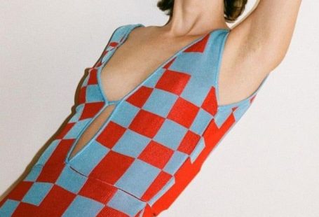 Neckline: V-NeckSleeve Style: Spaghetti StrapDresses Length: Mid-CalfMaterial: PolyesterMaterial Composition: Synthetic FiberWaistline: empirePattern Type: Plaid