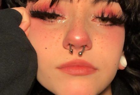 e-girl aesthetic makeup trend