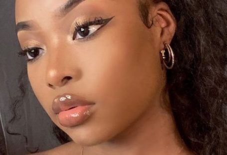 20 Beautiful Natural Wedding Makeup Looks That Are In - Society19