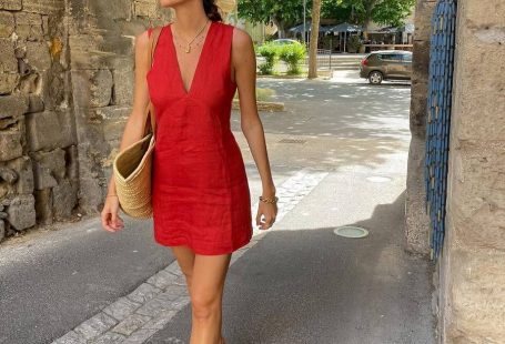 The 8-Piece French-Girl Summer Wardrobe