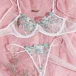 Floral Embroidered Mesh Underwire Lingerie Set - M / Green