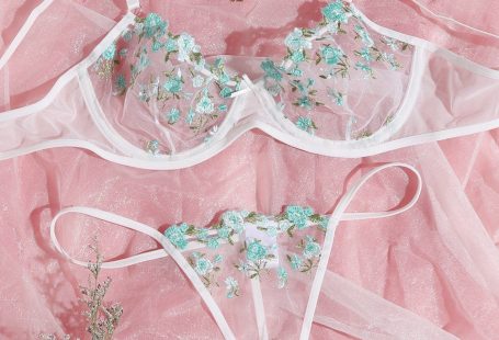 Floral Embroidered Mesh Underwire Lingerie Set - M / Green