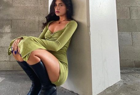 Chic Metal Chain Halter Sexy Corset Tops Women Sleeveless Backless Wrap Chest Green Crop Top Basic Summer Fashion, Flare Orange / S