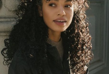 Curly Girl Methode: Die beste Pflegeroutine für definierte Locken? - lovethislook.de