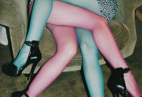 Dioni Tabbers & Hana Jirickova | Ellen von Unwerth | Common & Sense #40 S/S 2011  — Anne of Carversville